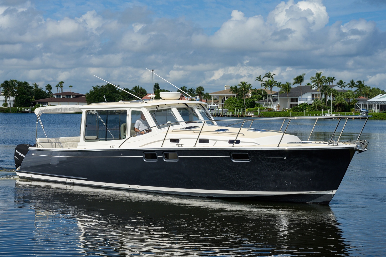 MJM-43z 2019-Scout North Palm Beach-Florida-United States-MJM 43 Scout  Exterior Profile-6005003 | Thumbnail