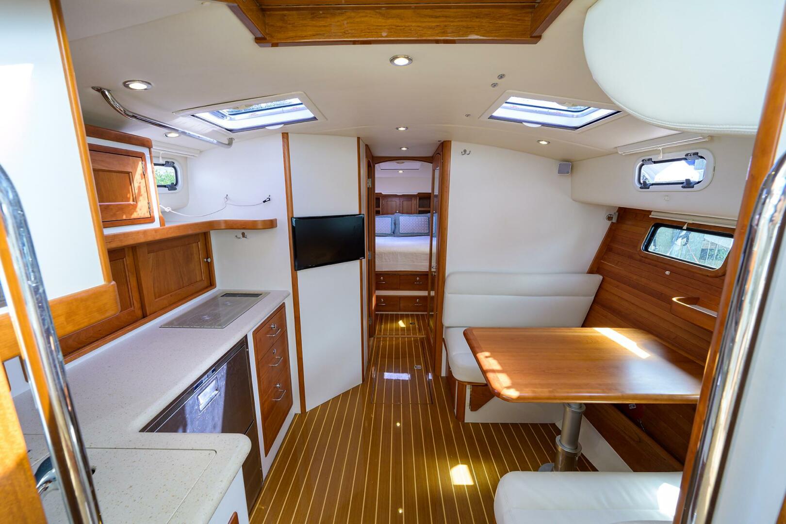 MJM-43z 2019-Scout North Palm Beach-Florida-United States-MJM 43 Scout  Interior Cabin-5971218 | Thumbnail