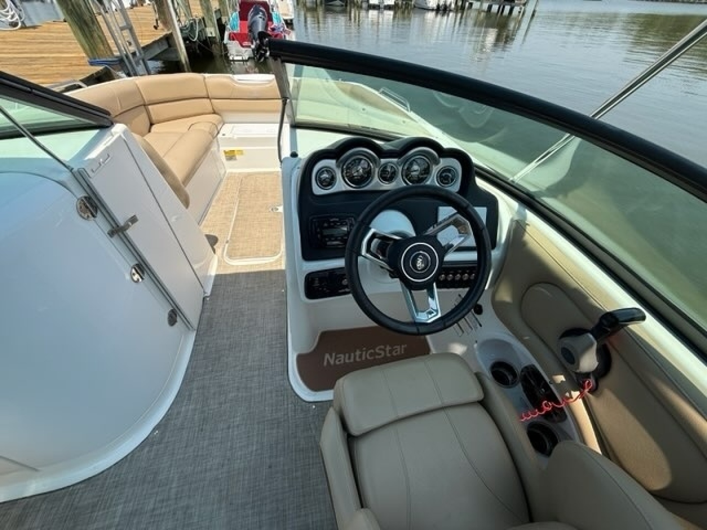 NauticStar-243 DC 2019 -Annapolis-Maryland-United States-6837740 | Thumbnail