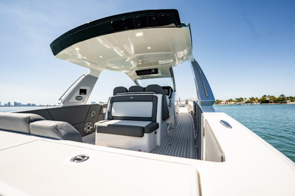 Cigarette-42 Auroris 2024 -Miami Beach-Florida-United States-5972452