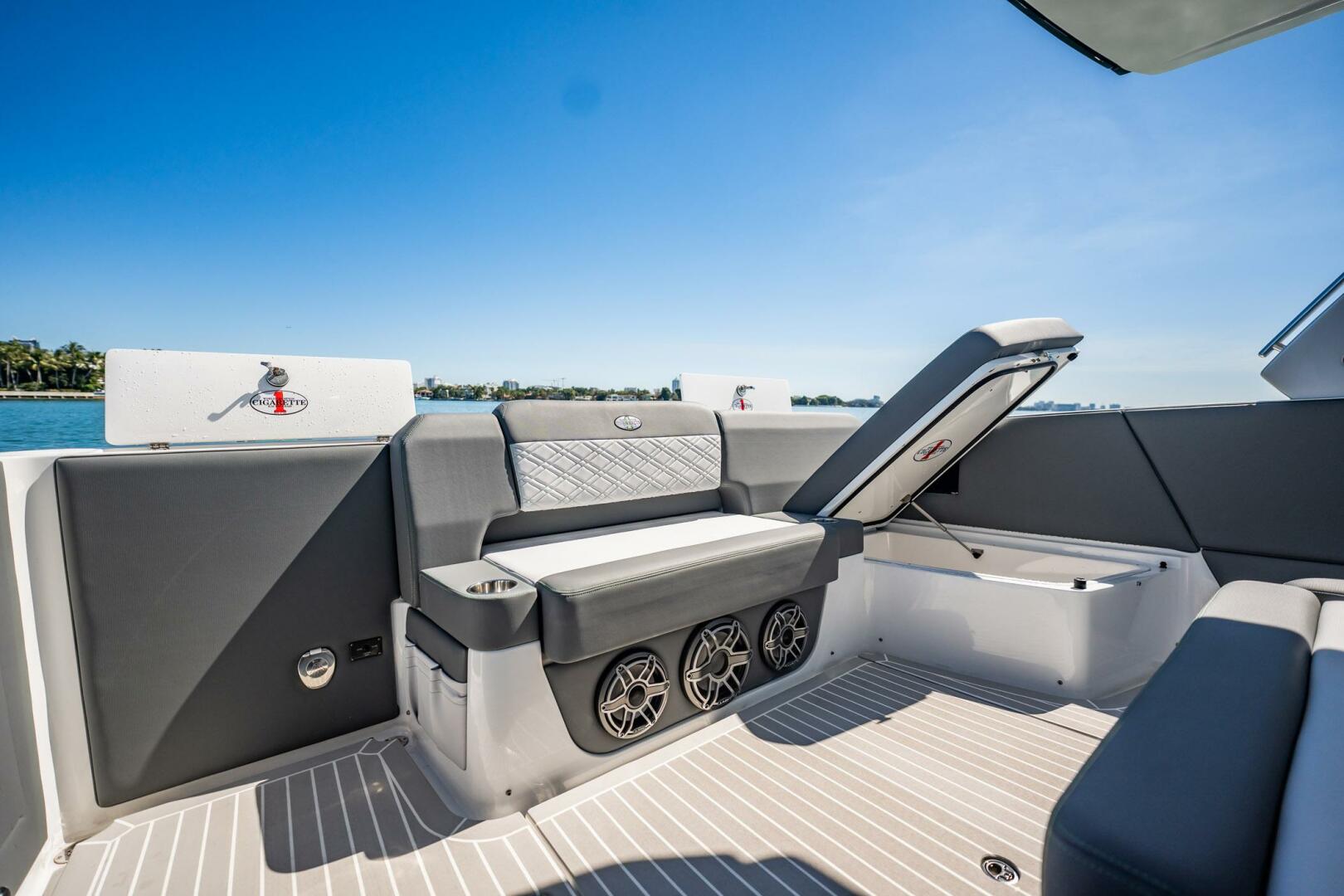 Cigarette-42 Auroris 2024 -Miami Beach-Florida-United States-5972414 | Thumbnail