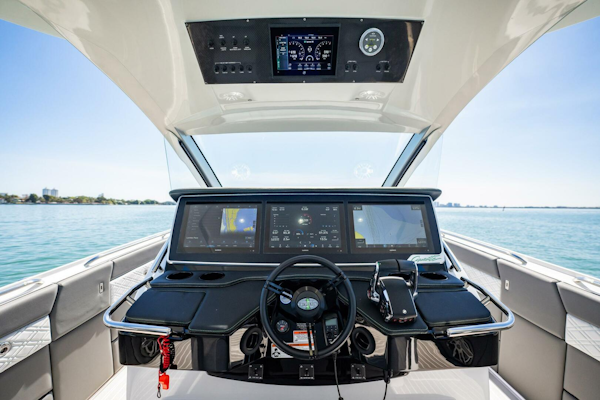 Cigarette-42 Auroris 2024 -Miami Beach-Florida-United States-5972398