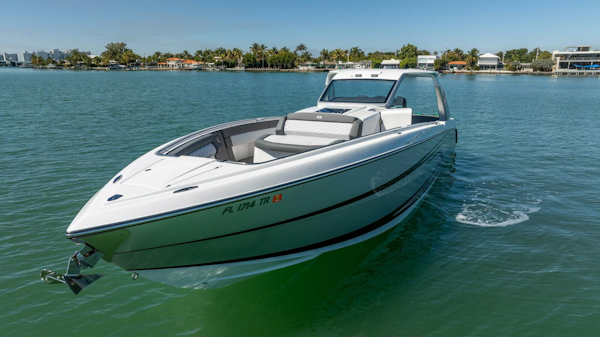 Cigarette-42 Auroris 2024 -Miami Beach-Florida-United States-5972369