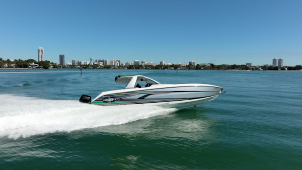 Cigarette-42 Auroris 2024 -Miami Beach-Florida-United States-5972364