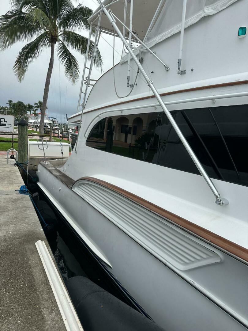 Buddy Davis-SPORTFISH 2001-Salty Bonz Palm Beach-Florida-United States-5978098 | Thumbnail
