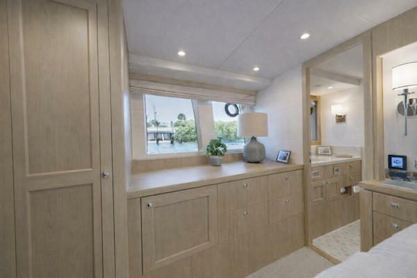 Offshore Yachts 2027 -Newport Beach-California-United States-5976631