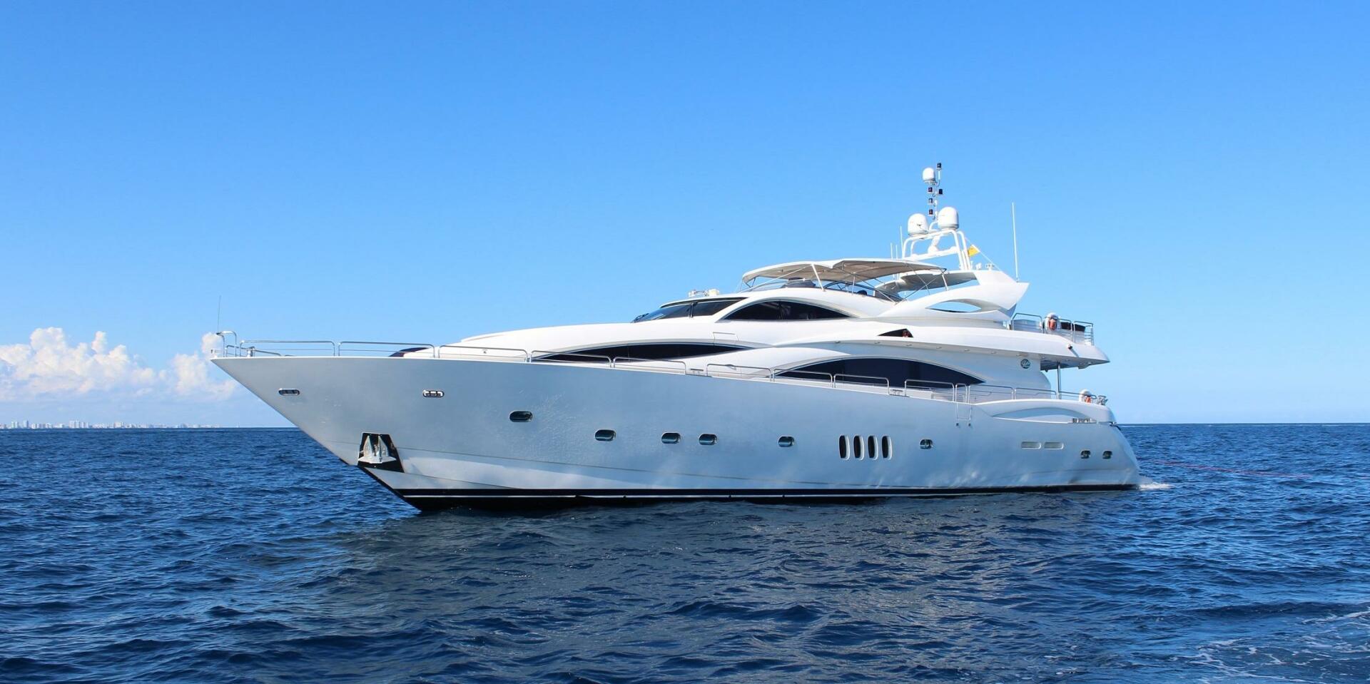 Sunseeker-Manhattan 2002-OMG Miami-Florida-United States-5979001 | Thumbnail