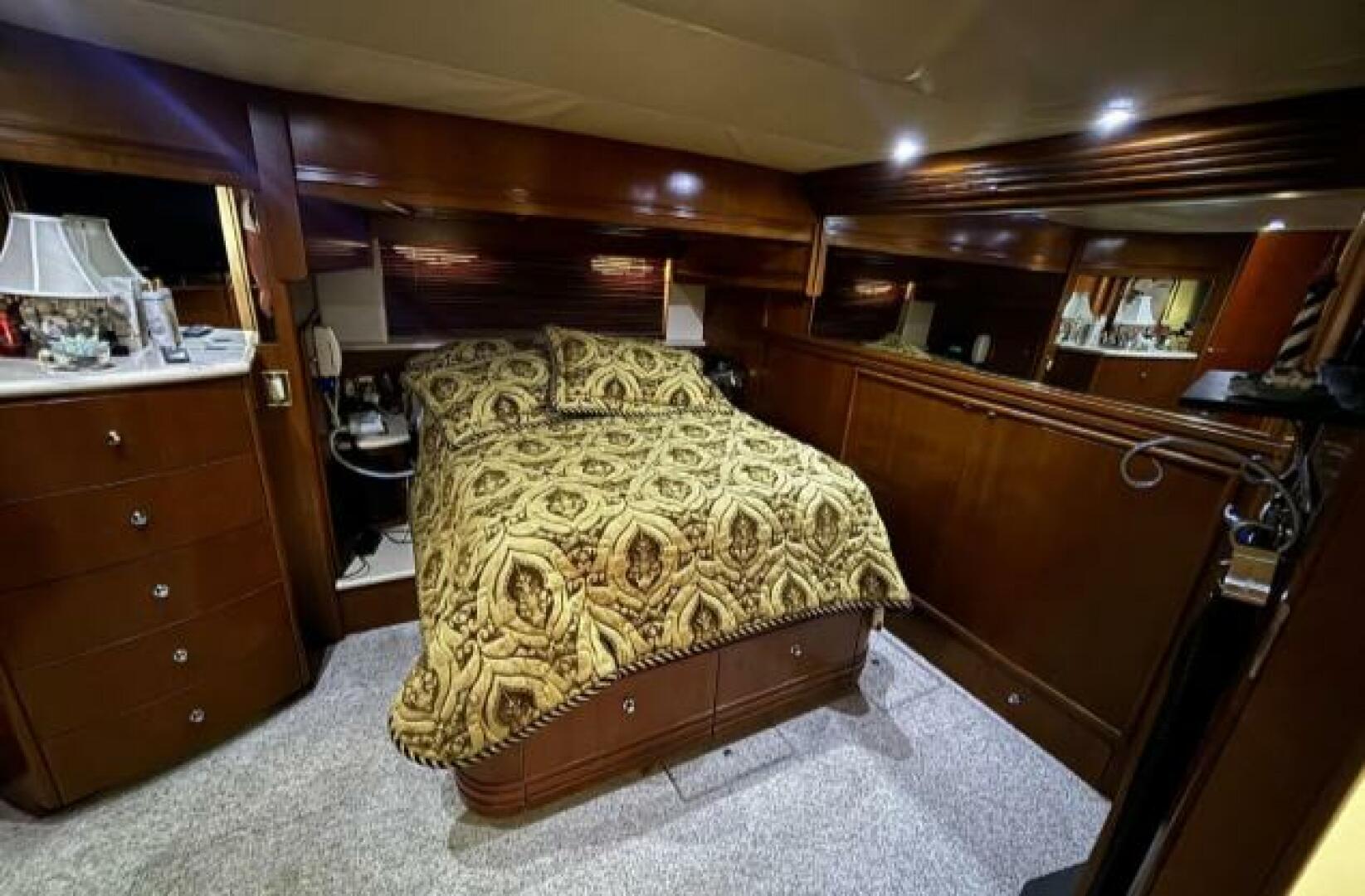 Carver-530 Voyager 1998-Moonstruck Charlestown-Massachusetts-United States-5984557 | Thumbnail