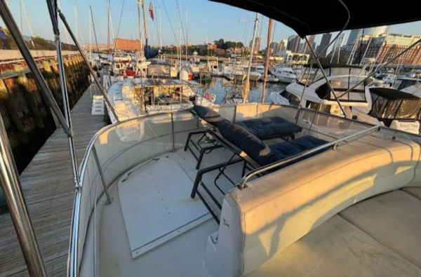 Carver-530 Voyager 1998-Moonstruck Charlestown-Massachusetts-United States-5984561