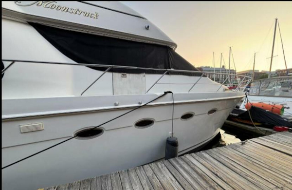 Carver-530 Voyager 1998-Moonstruck Charlestown-Massachusetts-United States-5984530