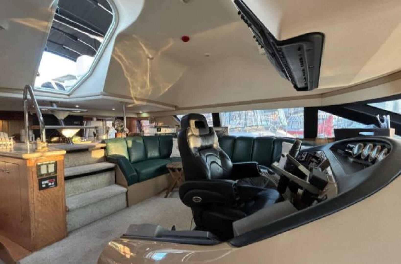Carver-530 Voyager 1998-Moonstruck Charlestown-Massachusetts-United States-5984558 | Thumbnail