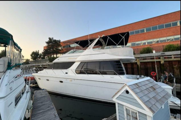 Carver-530 Voyager 1998-Moonstruck Charlestown-Massachusetts-United States-5984531