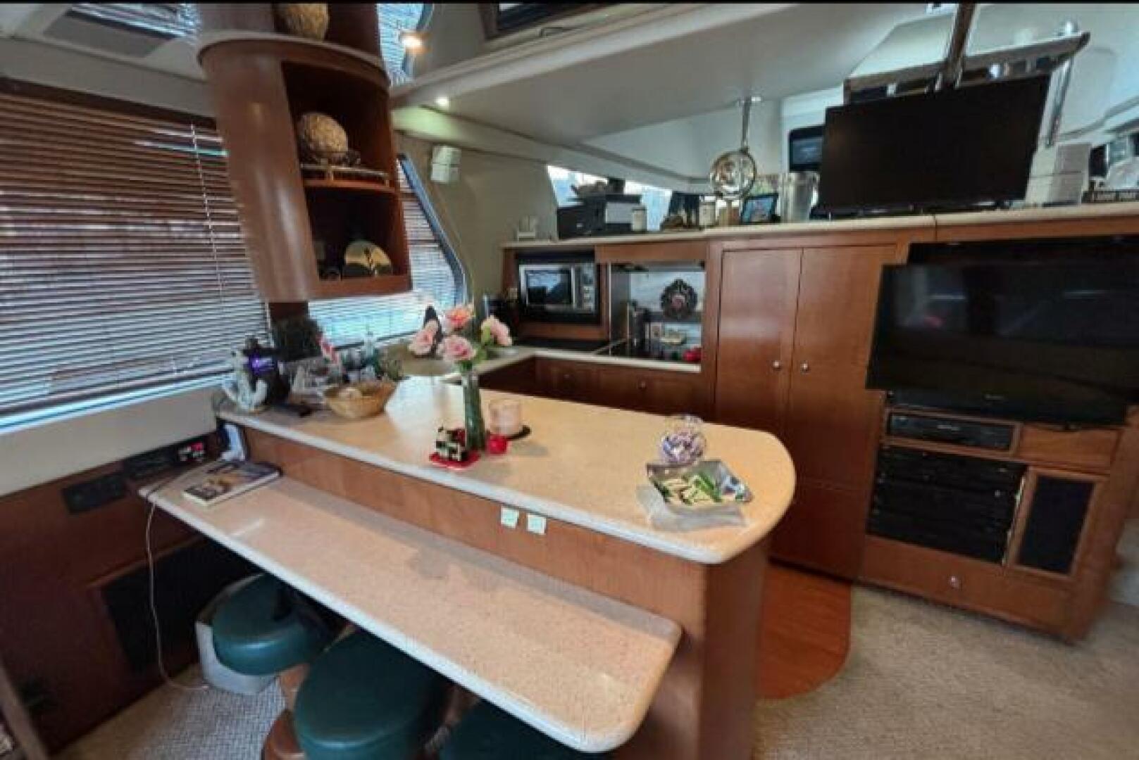 Carver-530 Voyager 1998-Moonstruck Charlestown-Massachusetts-United States-5984542 | Thumbnail