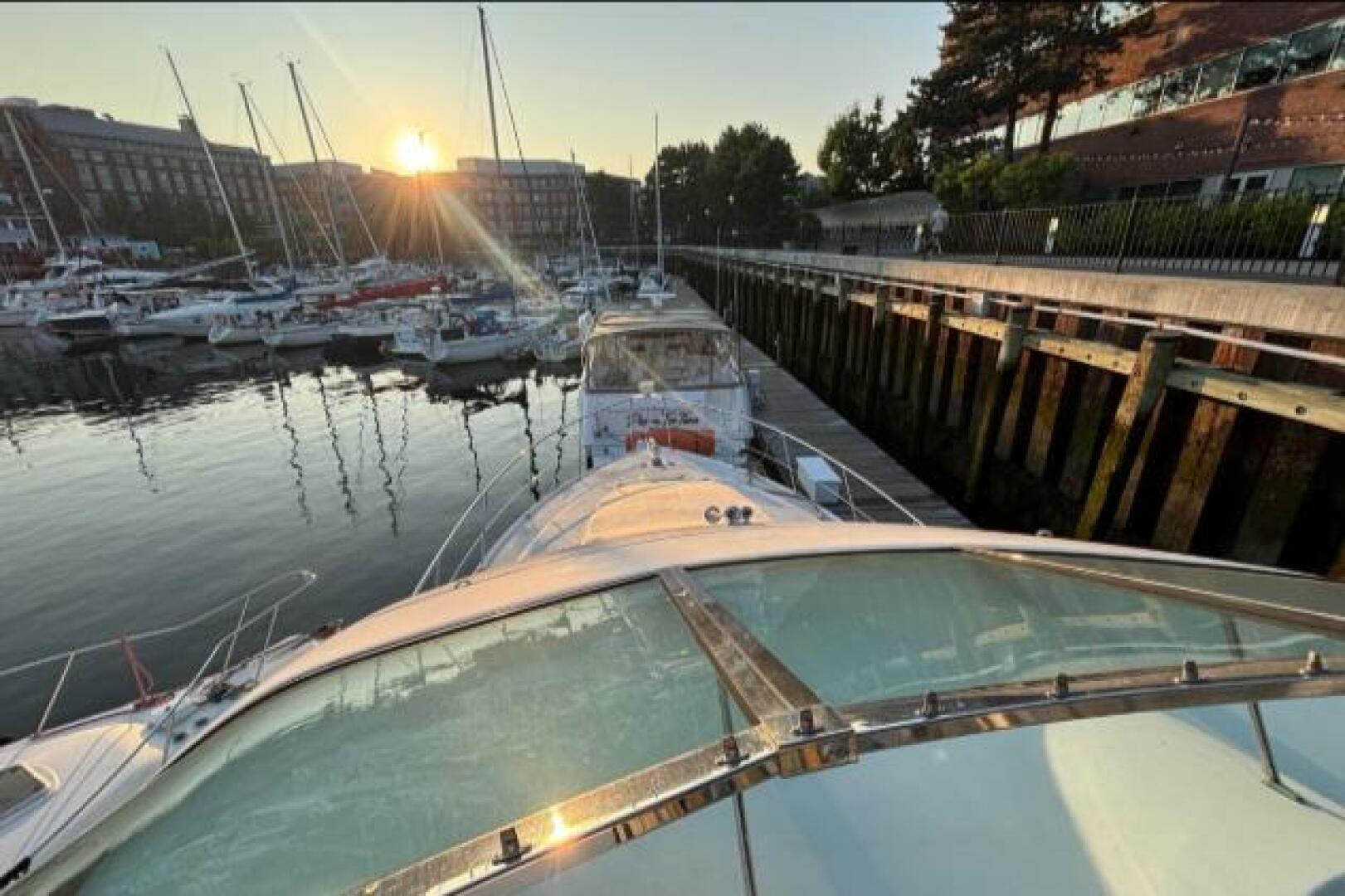 Carver-530 Voyager 1998-Moonstruck Charlestown-Massachusetts-United States-5984565 | Thumbnail