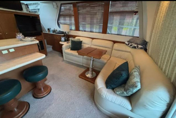 Carver-530 Voyager 1998-Moonstruck Charlestown-Massachusetts-United States-5984521