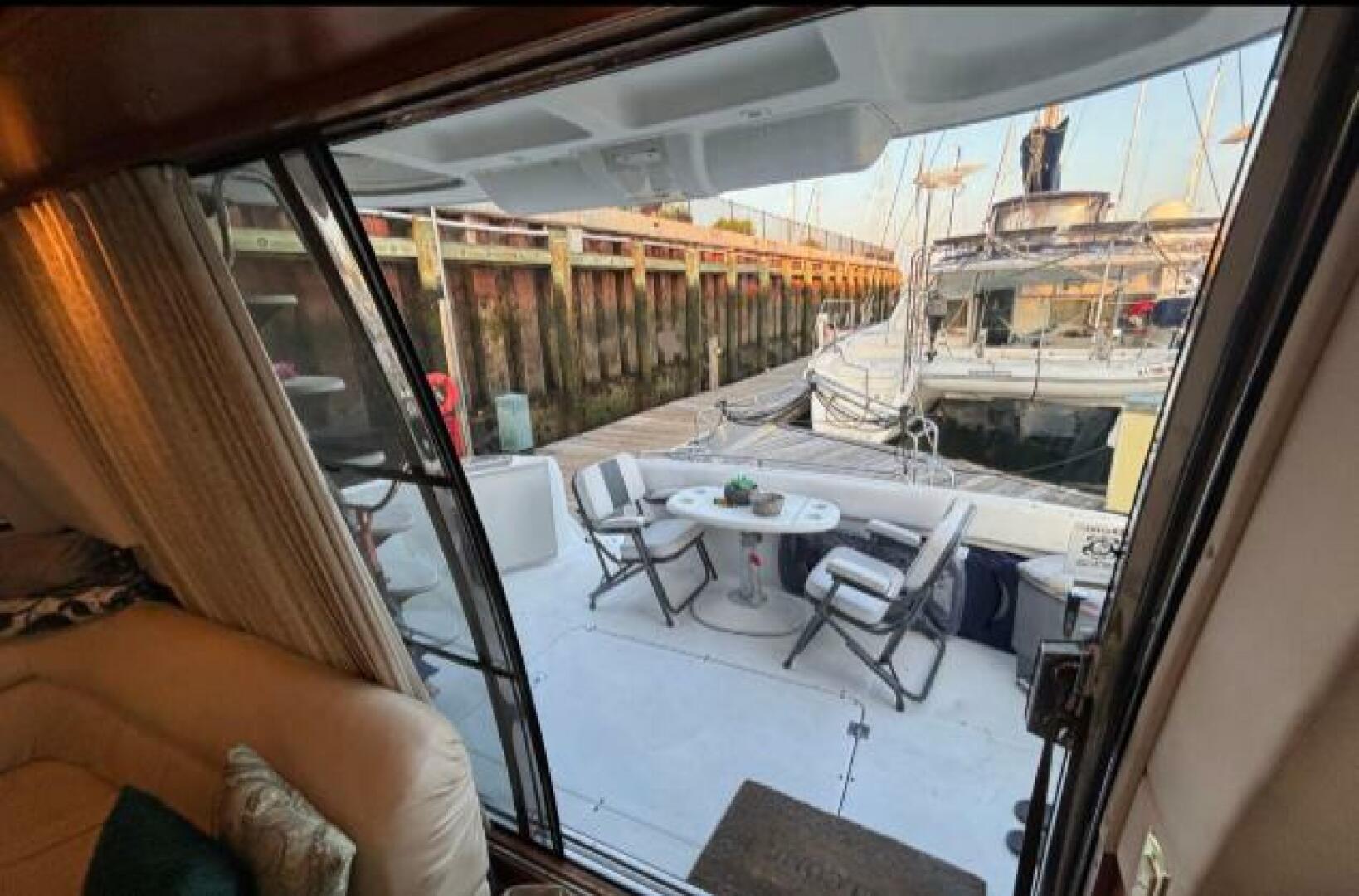 Carver-530 Voyager 1998-Moonstruck Charlestown-Massachusetts-United States-5984535 | Thumbnail