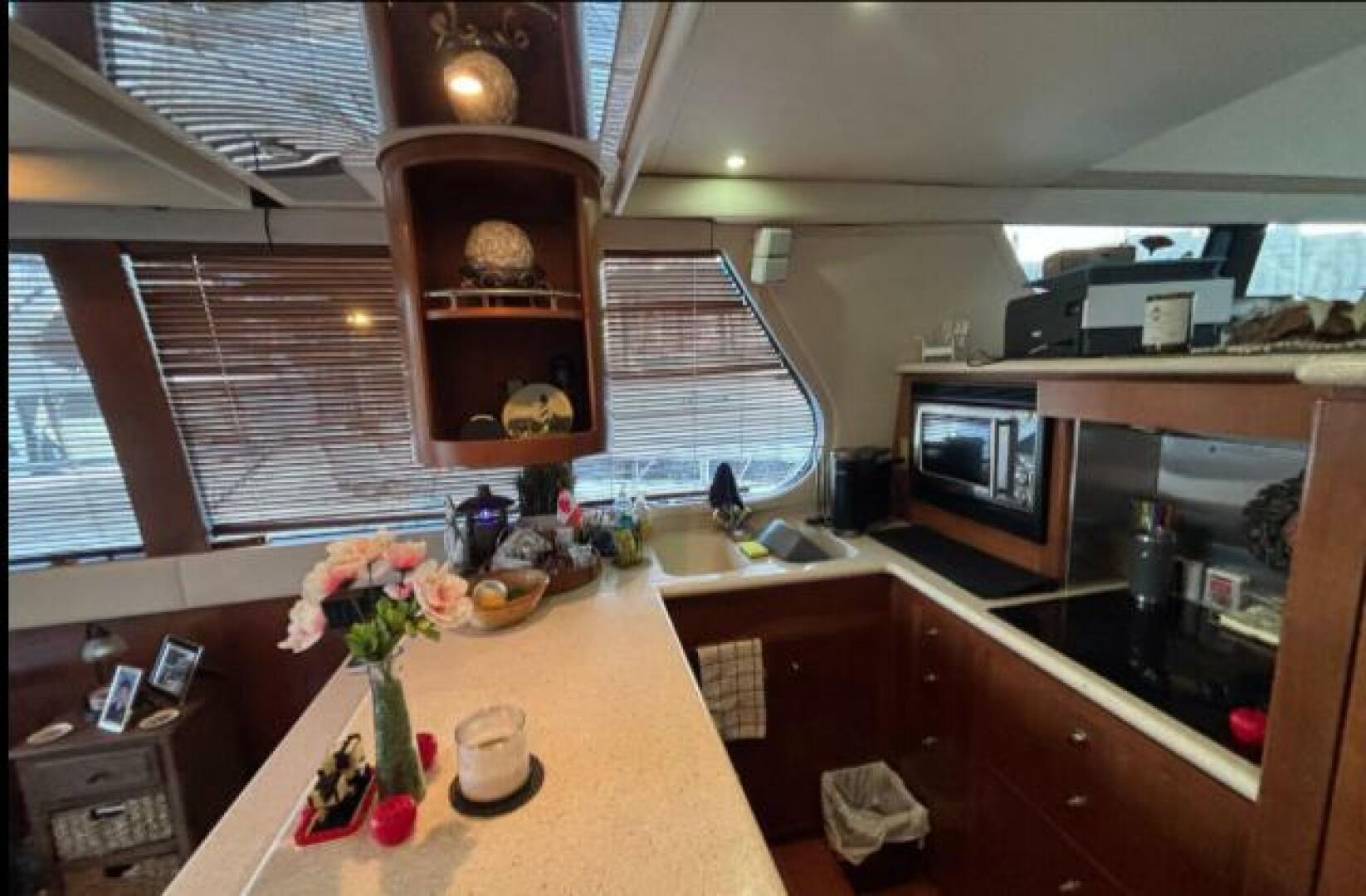 Carver-530 Voyager 1998-Moonstruck Charlestown-Massachusetts-United States-5984540 | Thumbnail