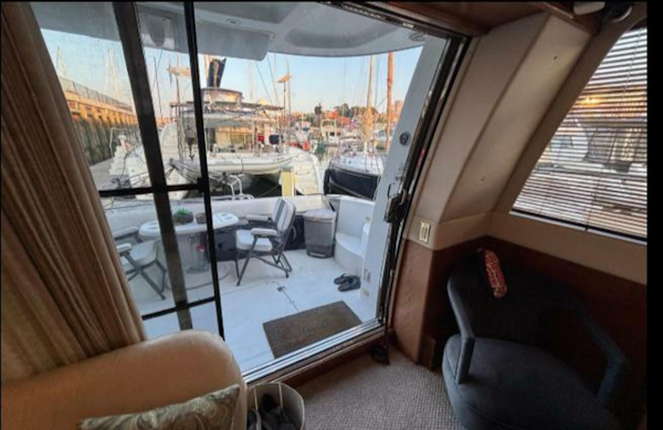 Carver-530 Voyager 1998-Moonstruck Charlestown-Massachusetts-United States-5984536