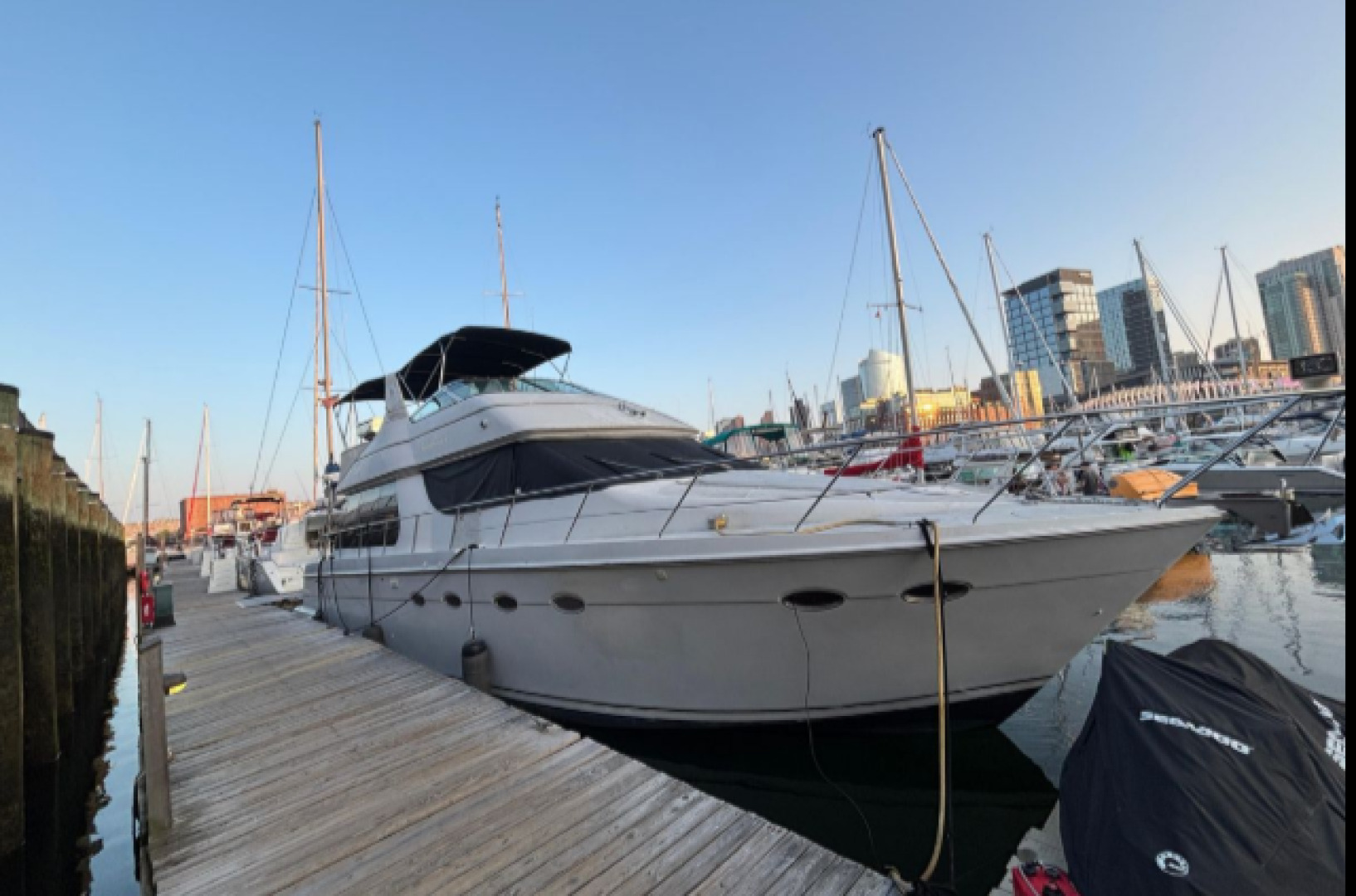 Carver-530 Voyager 1998-Moonstruck Charlestown-Massachusetts-United States-5984506 | Thumbnail