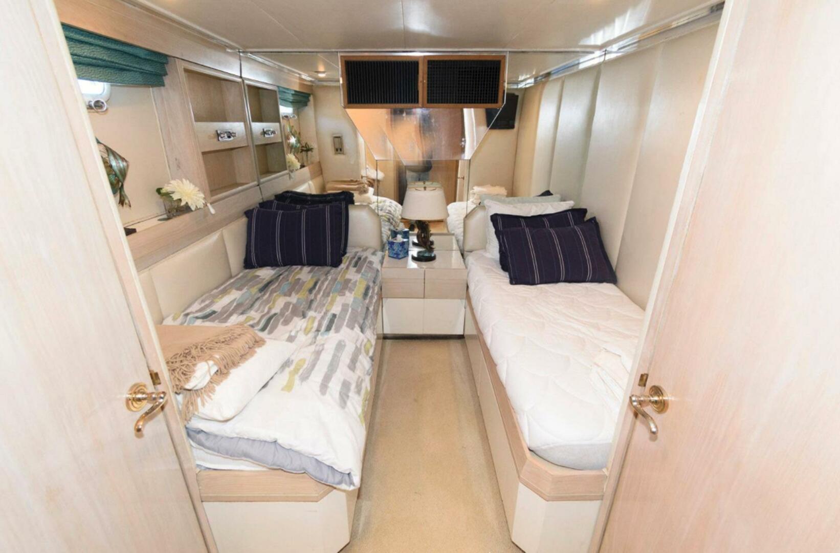 Broward-Raised Pilothouse 1984-LIQUIDITY Edgewater-Maryland-United States-5986521 | Thumbnail