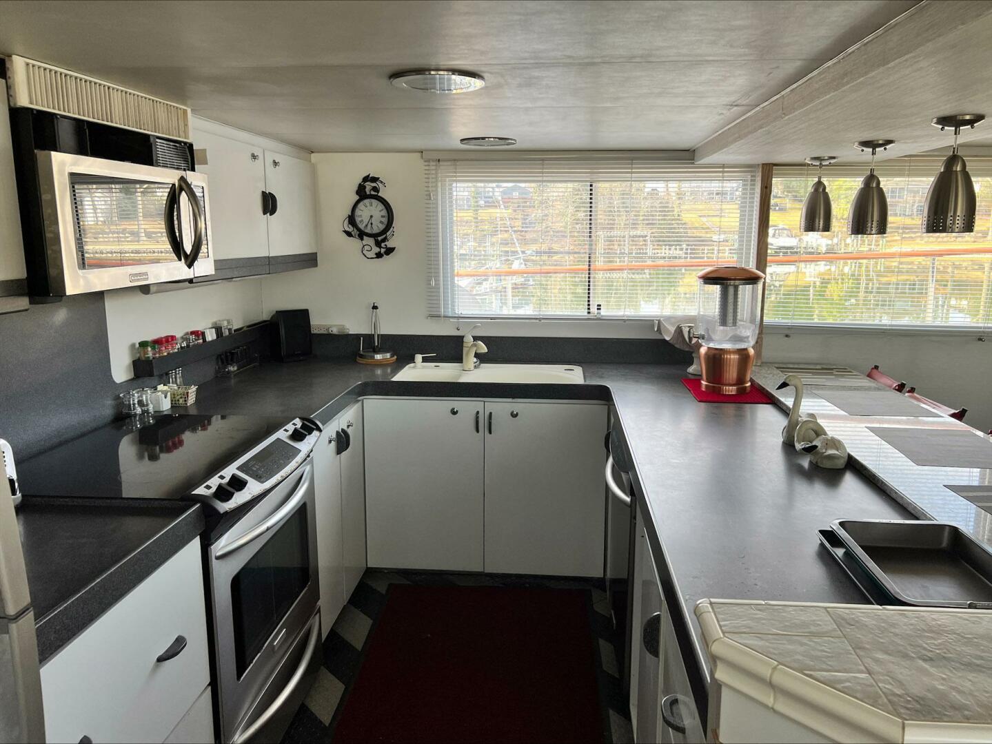 Broward-Raised Pilothouse 1984-LIQUIDITY Edgewater-Maryland-United States-5986508 | Thumbnail