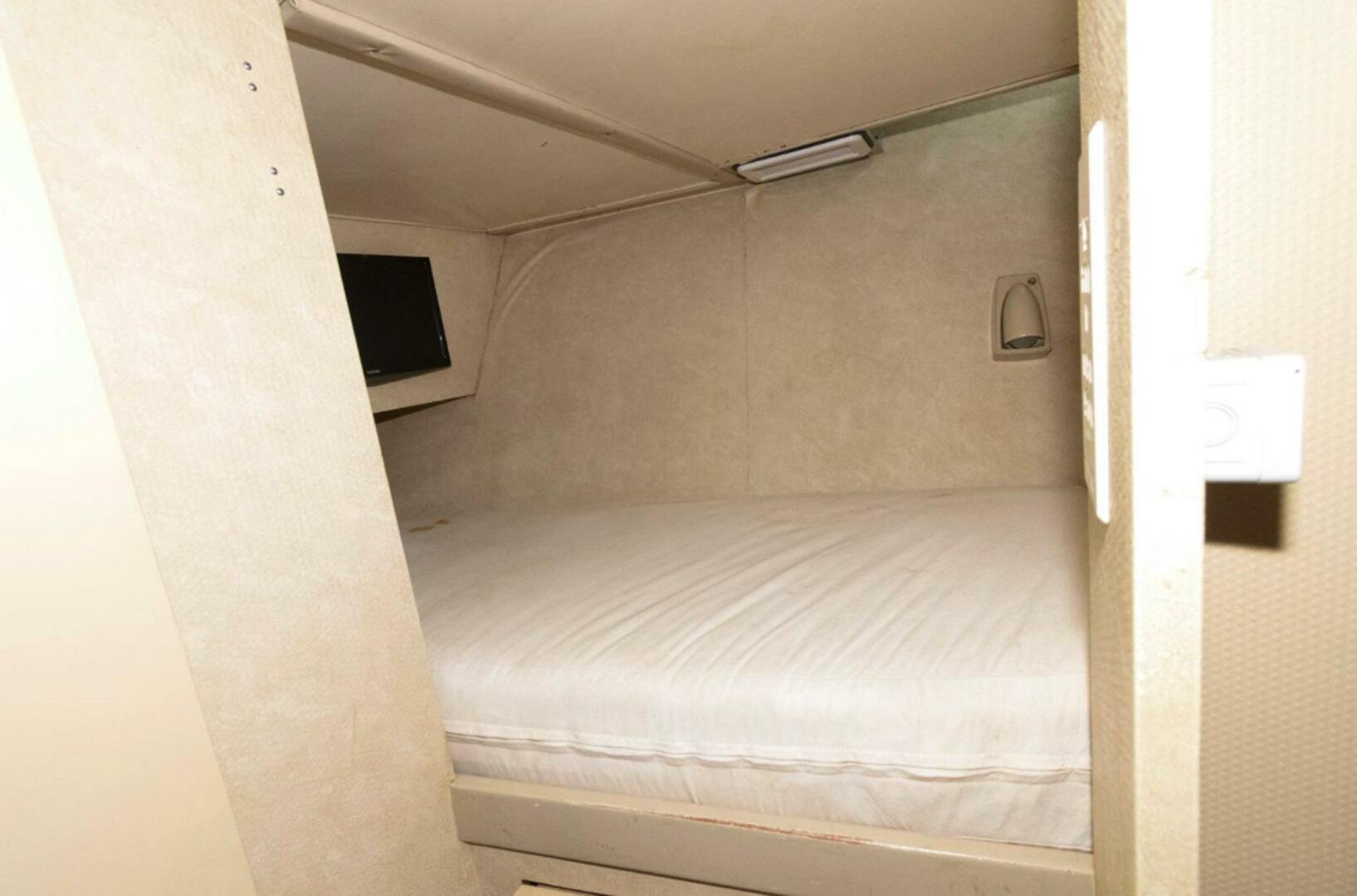 Broward-Raised Pilothouse 1984-LIQUIDITY Edgewater-Maryland-United States-5986527 | Thumbnail