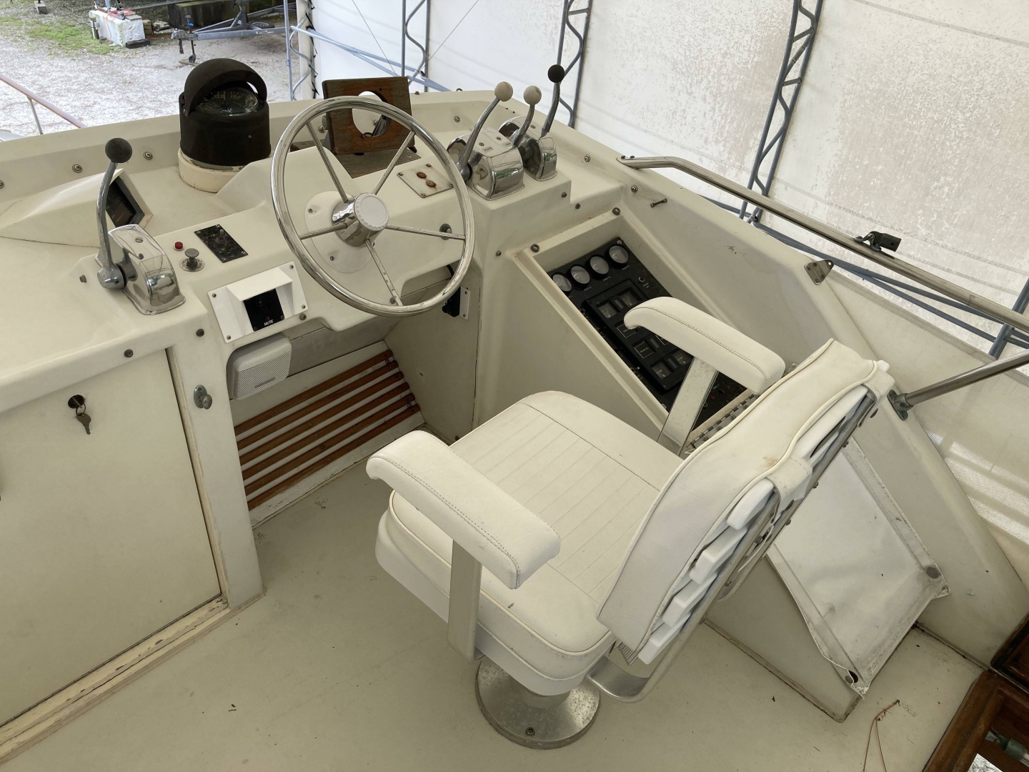 Chris-Craft-Commander Flush Deck 1972-Moonriver Port Charlotte-Florida-United States-6000438 | Thumbnail