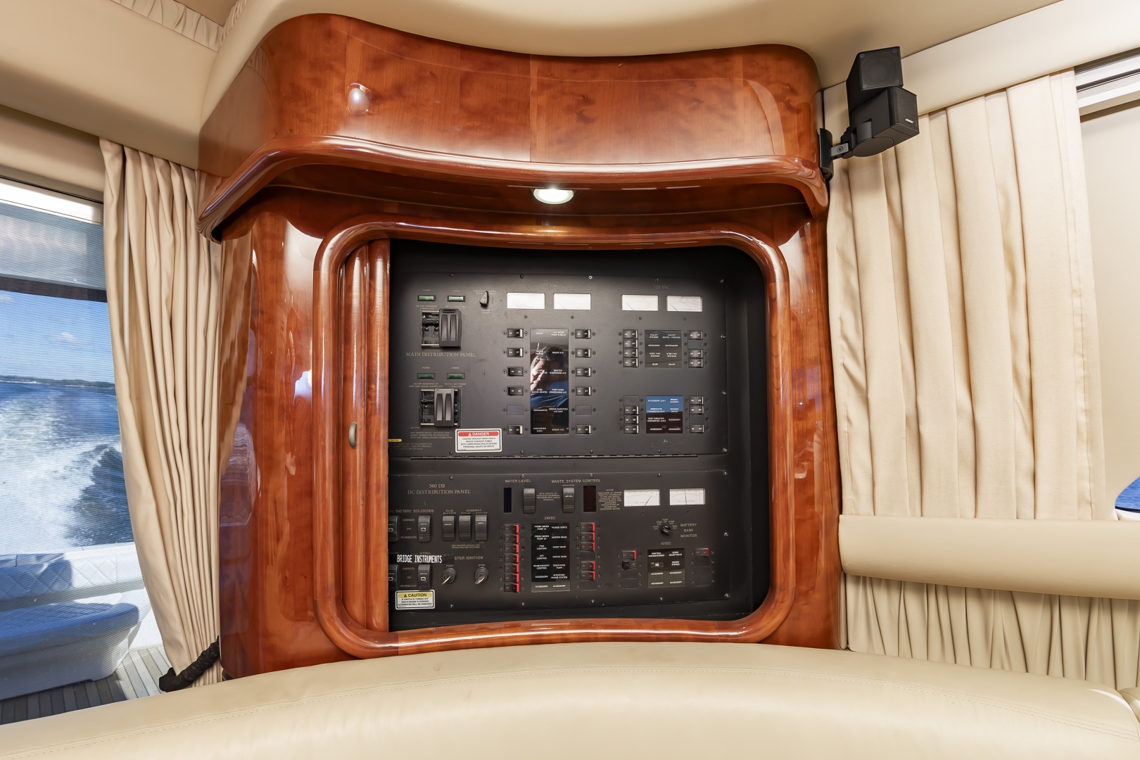 Sea Ray-560 Sedan Bridge 2002-4 Frogs Edgewater-Maryland-United States-58SeaRay560_035-6141728 | Thumbnail