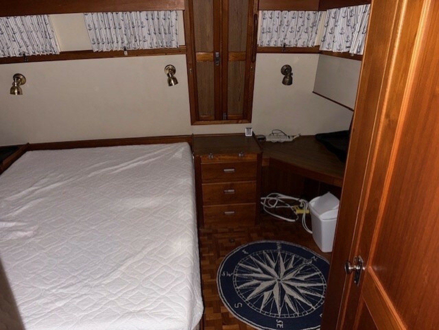 Grand Banks-Classic 1990-Spring House Branford-Connecticut-United States-Aft stateroom-6002387 | Thumbnail