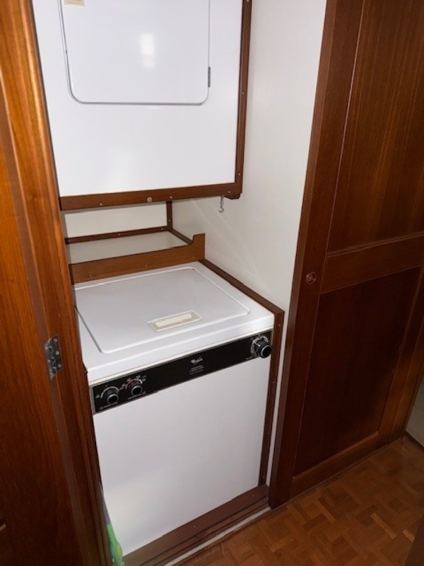 Grand Banks-Classic 1990-Spring House Branford-Connecticut-United States-washer dryer-6002452
