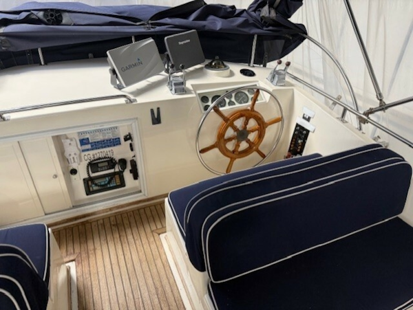 Grand Banks-Classic 1990-Spring House Branford-Connecticut-United States-FB helm-6002421