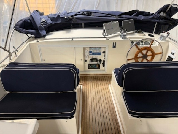 Grand Banks-Classic 1990-Spring House Branford-Connecticut-United States-FB helm-6002420