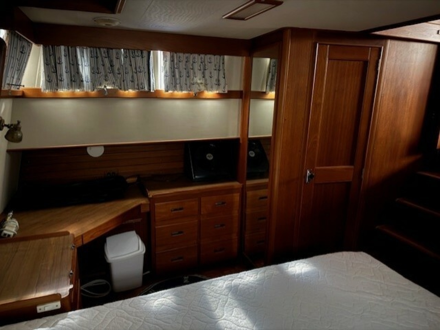Grand Banks-Classic 1990-Spring House Branford-Connecticut-United States-Aft stateroom-6002390 | Thumbnail