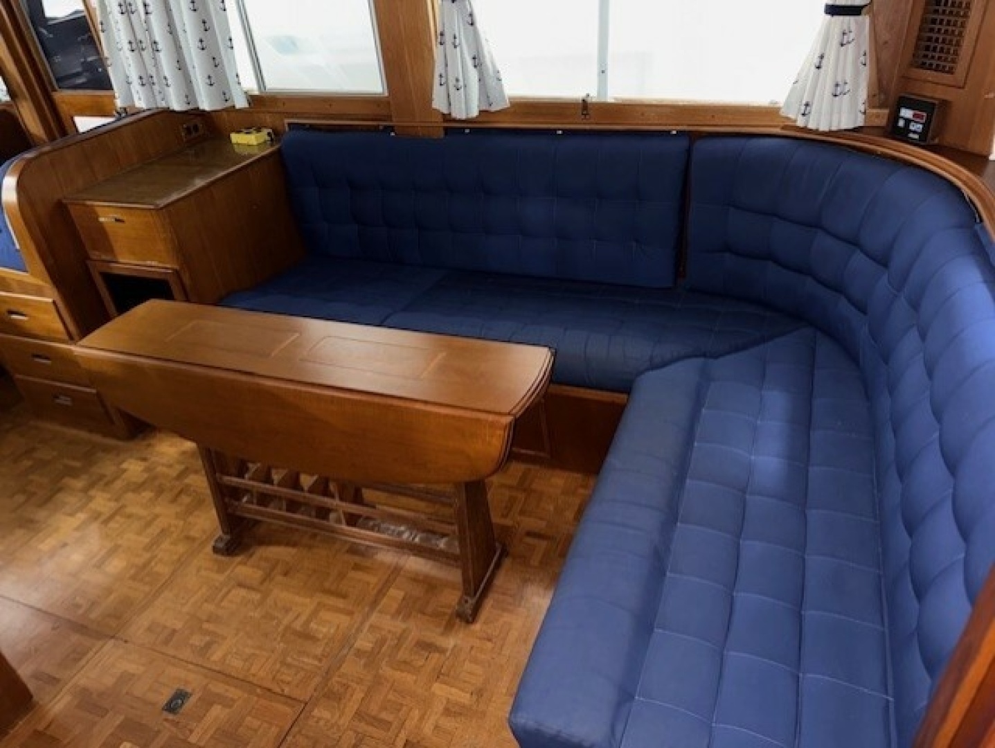 Grand Banks-Classic 1990-Spring House Branford-Connecticut-United States-salon aft-6002449 | Thumbnail