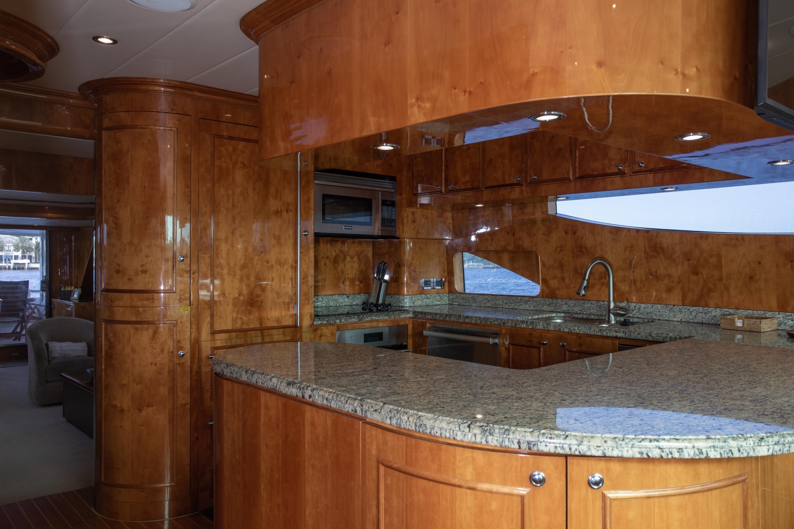 Horizon-Elegance 82 2007-RAYS Palm Beach-Florida-United States-Galley Looking Aft-6019893 | Thumbnail