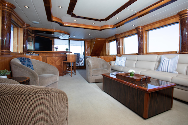 Horizon-Elegance 82 2007-RAYS Palm Beach-Florida-United States-Salon Looking Aft-6019890