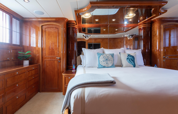 Horizon-Elegance 82 2007-RAYS Palm Beach-Florida-United States-Master Cabin-6019906