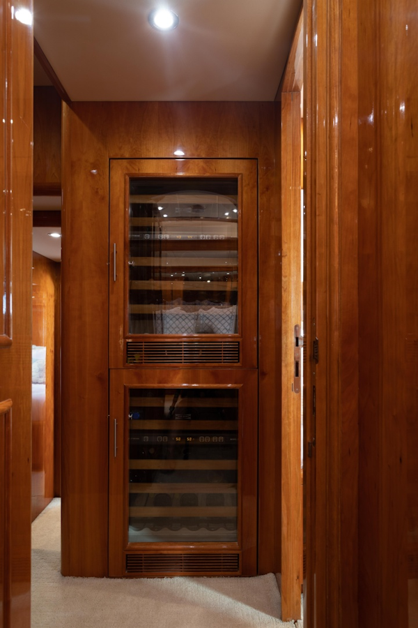 Horizon-Elegance 82 2007-RAYS Palm Beach-Florida-United States-Companionway Wine Cooler-6019902