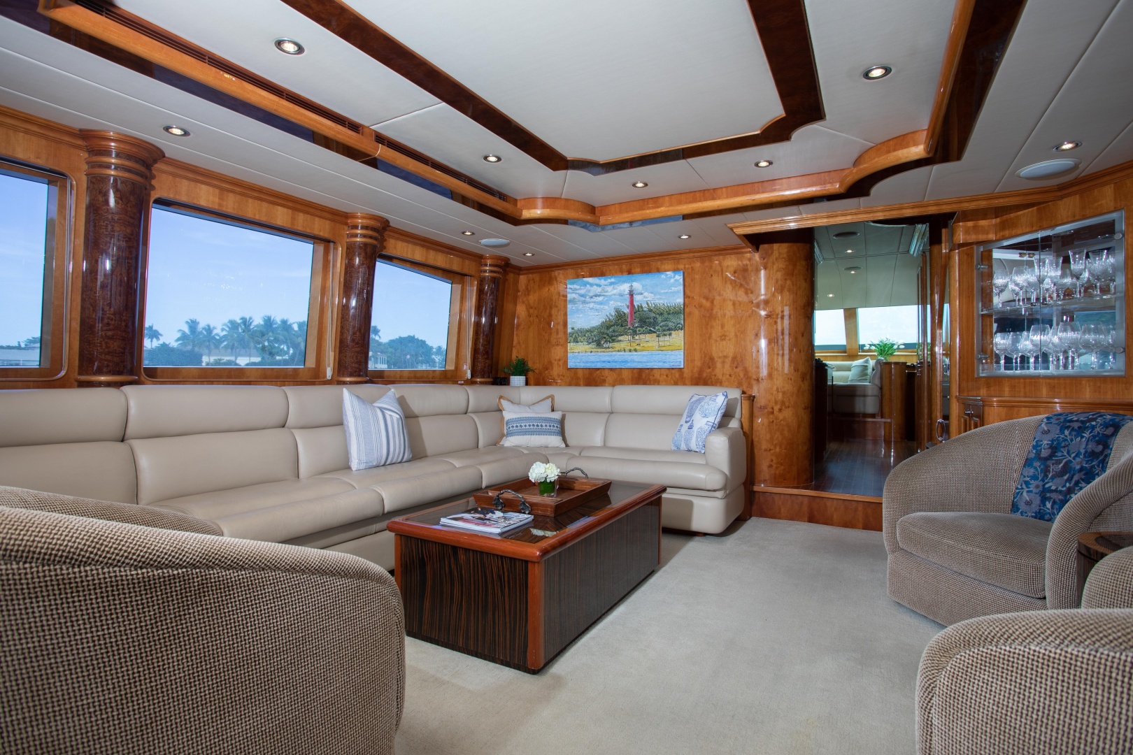 Horizon-Elegance 82 2007-RAYS Palm Beach-Florida-United States-Salon Settee To Port-6019887 | Thumbnail