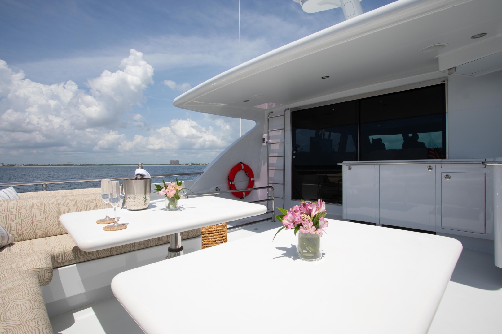 Horizon-Elegance 82 2007-RAYS Palm Beach-Florida-United States-Sun Deck-6019918 | Thumbnail