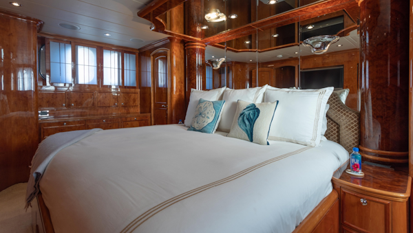 Horizon-Elegance 82 2007-RAYS Palm Beach-Florida-United States-Master Cabin-6019904