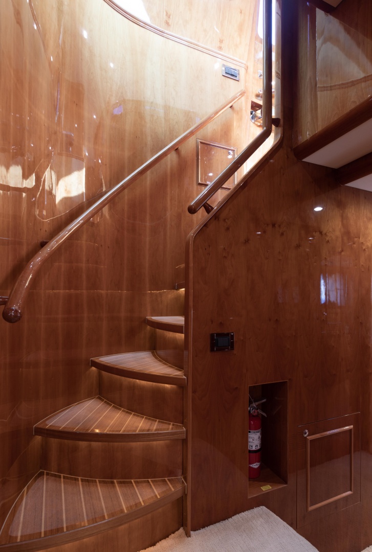 Horizon-Elegance 82 2007-RAYS Palm Beach-Florida-United States-Accomodation Companionway-6019901 | Thumbnail