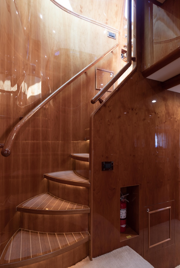Horizon-Elegance 82 2007-RAYS Palm Beach-Florida-United States-Accomodation Companionway-6019901