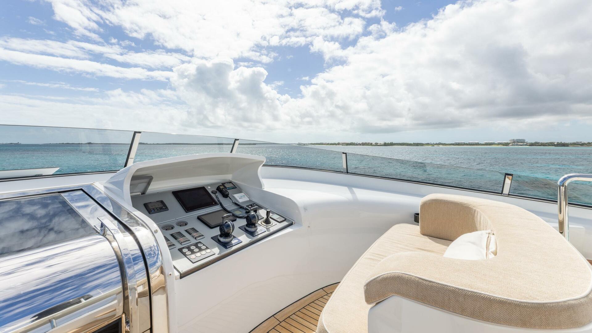 ISA-120 Sport 2017-BACK 9 AND A HALF Fort Lauderdale-Florida-United States-Sundeck Controls -5995401 | Thumbnail