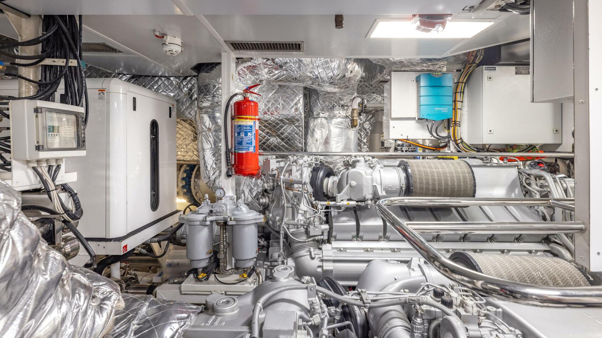 ISA-120 Sport 2017-BACK 9 AND A HALF Fort Lauderdale-Florida-United States-Engine Room -5995407 | Thumbnail