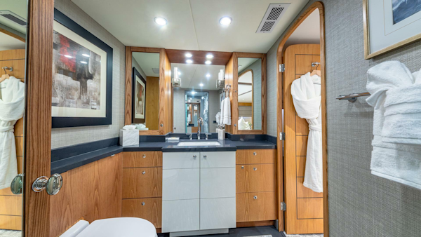 Broward-Raised Pilothouse 1997-Margate Bahamas-5997227