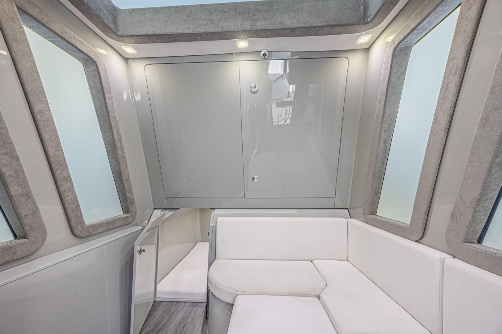 Midnight Express-52 Vitesse 2025 -Deerfield Beach-Florida-United States-6055398 | Thumbnail