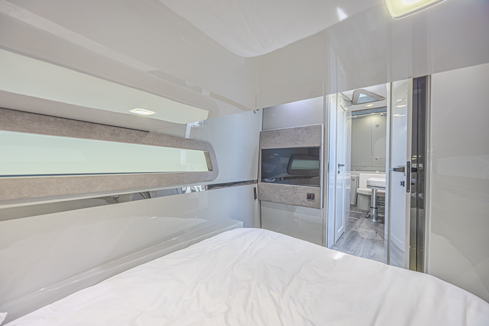 Midnight Express-52 Vitesse 2025 -Deerfield Beach-Florida-United States-6055396 | Thumbnail