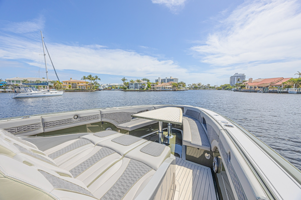 Midnight Express-52 Vitesse 2025 -Deerfield Beach-Florida-United States-6055378