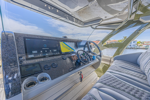 Midnight Express-52 Vitesse 2025 -Deerfield Beach-Florida-United States-6055374